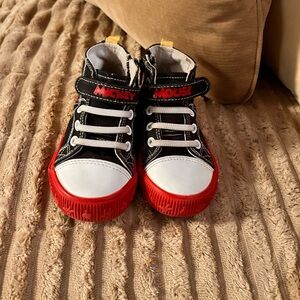 Kids Disney Mickey & Pluto Black & Red High-Top Sneakers sz 7